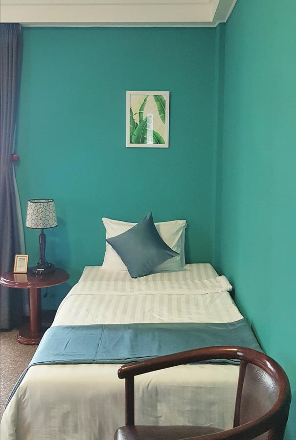 Cuu Kim Son Hotel Хошимин Екстериор снимка